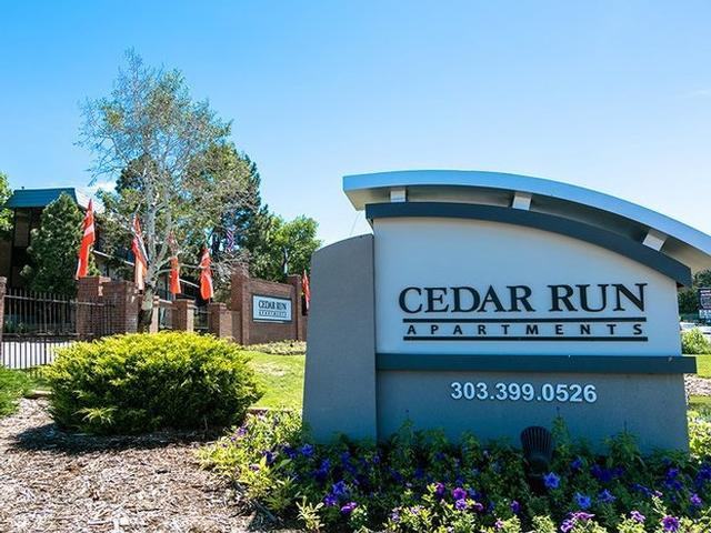 888 S Oneida St - Photo 3 of 24