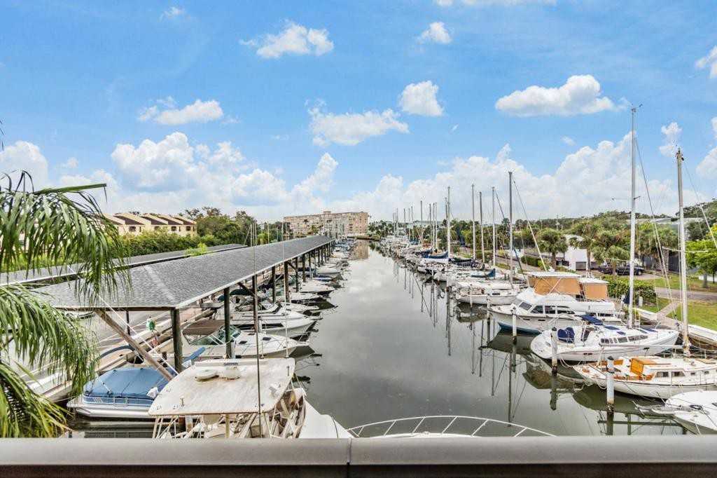 1750 Harbor Pl S - Photo 2 of 24