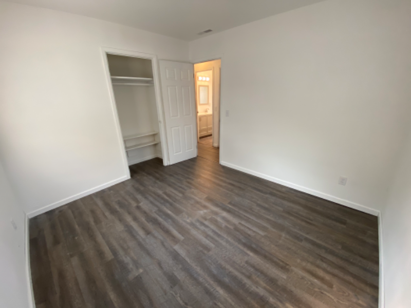 419 Crestwood Dr - Photo 3 of 7