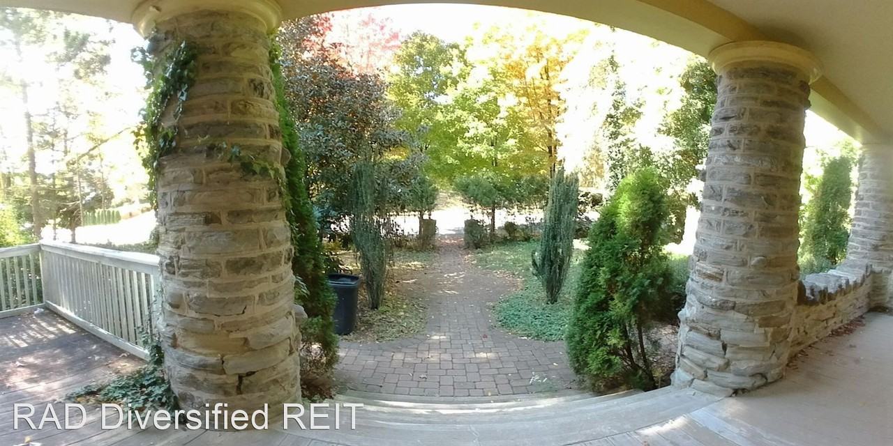 124 Pelham Rd - Photo 3 of 7