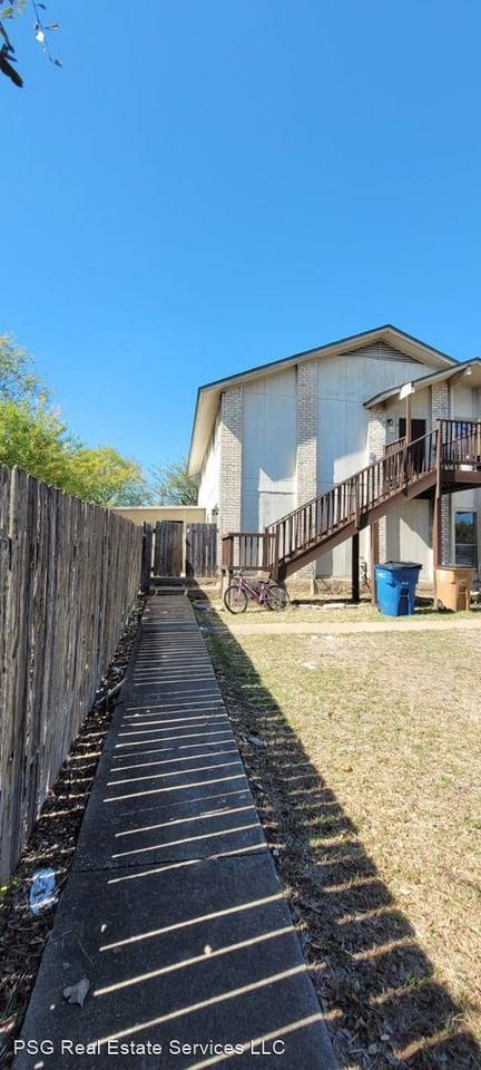 2106 Lamplight Village Cir #A - Photo 2 of 20