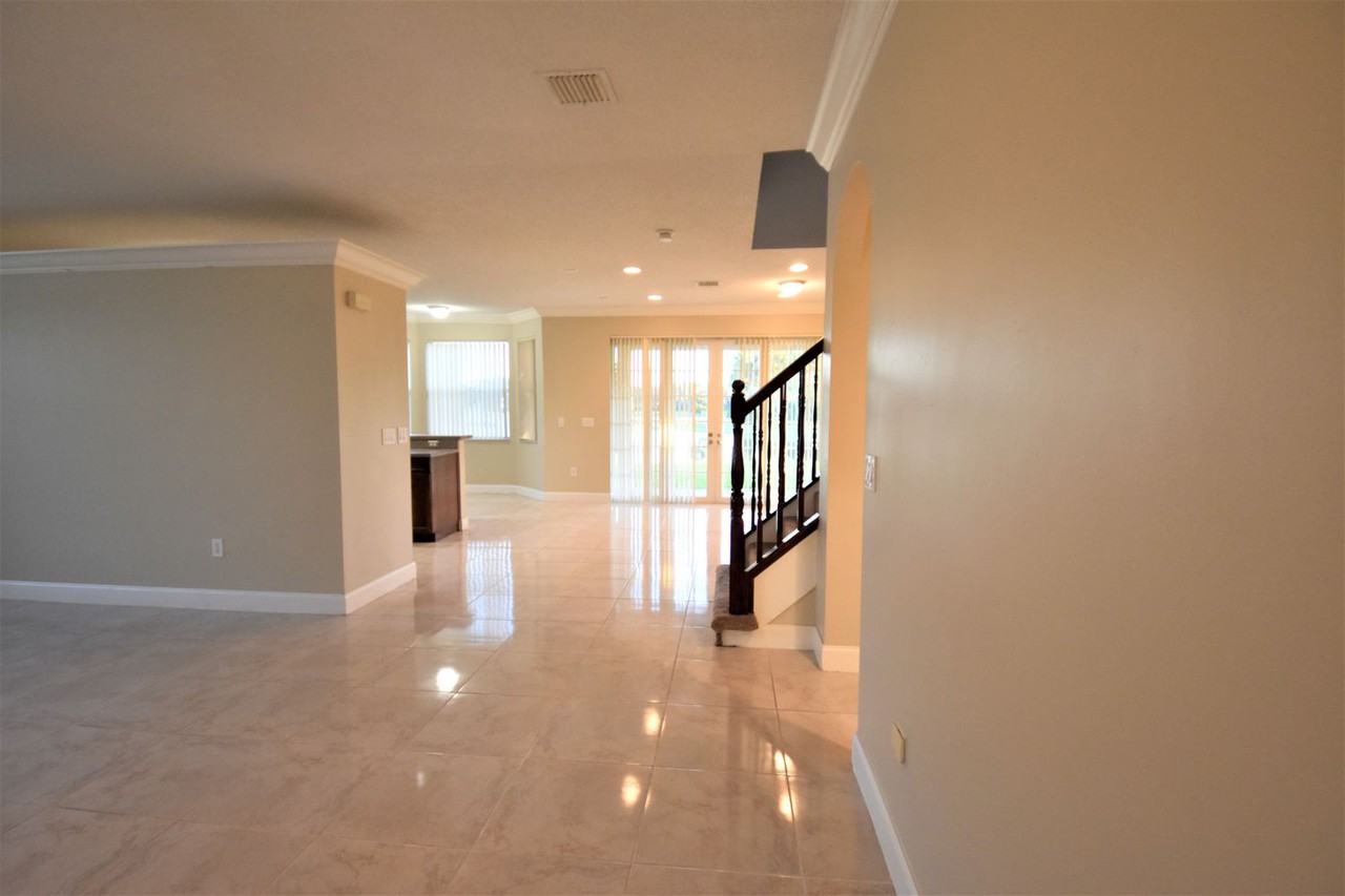 17180 Sw 49th Pl - Photo 2 of 27