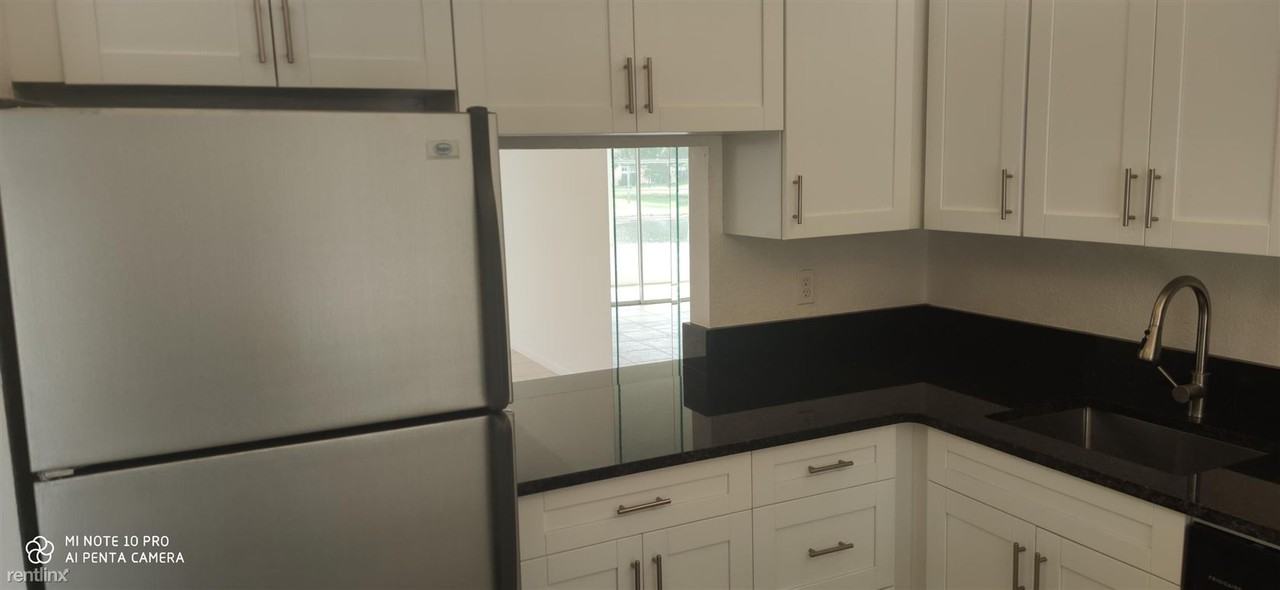 4 Abbey Ln - Photo 2 of 16