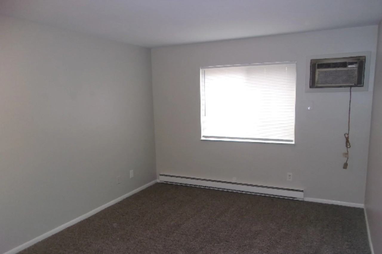 815 N Main St - Photo 3 of 6