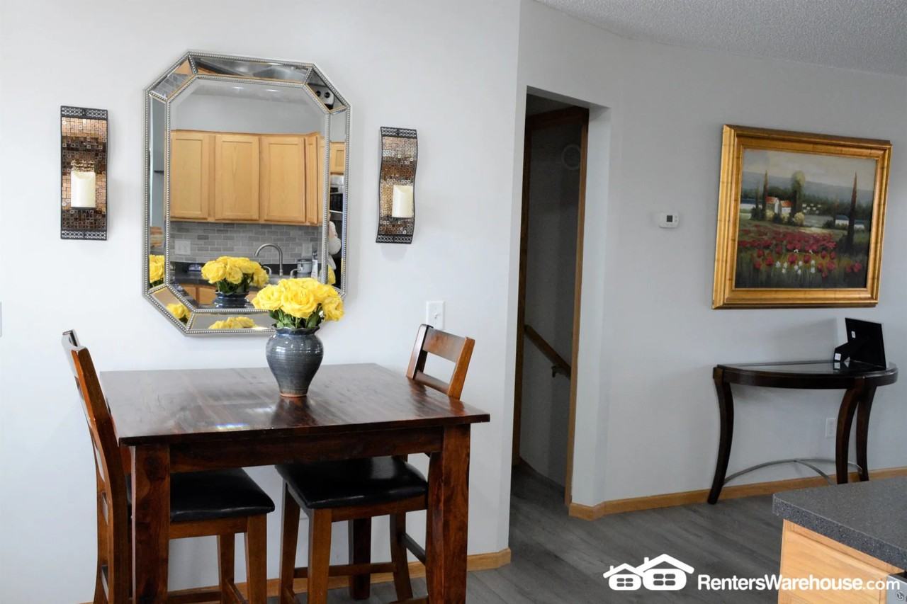 2882 Clover Ridge Dr - Photo 2 of 18