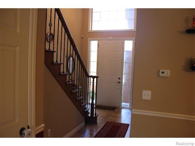 1054 Lorenzo Ct - Photo 3 of 11