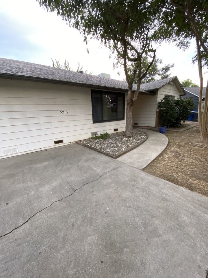 5219 Huston Ct - Photo 3 of 26