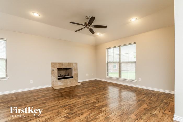 634 Canvas Ct - Photo 2 of 15