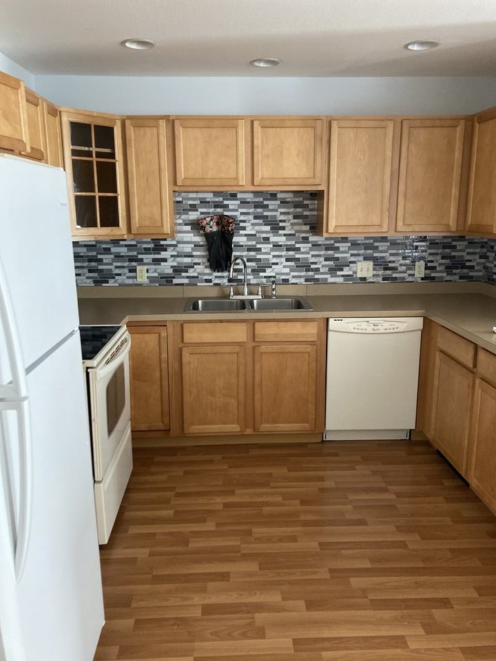 17 7th Ave W #100LF - Photo 3 of 12