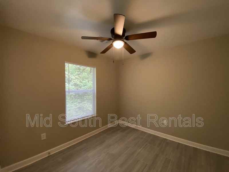 320 Bellewood Ln - Photo 5 of 8