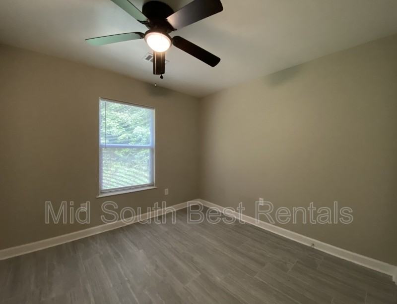 320 Bellewood Ln - Photo 6 of 8