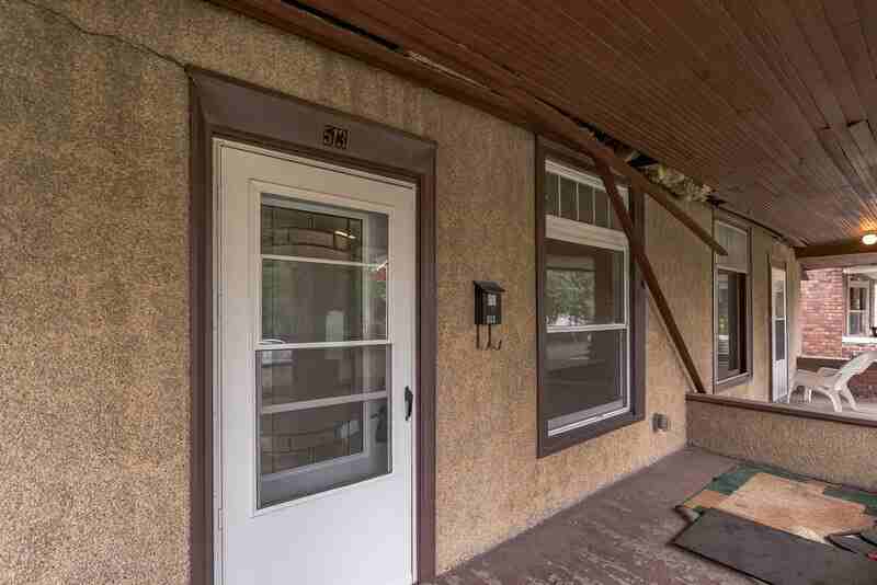 513 N Cedar St - Photo 3 of 31