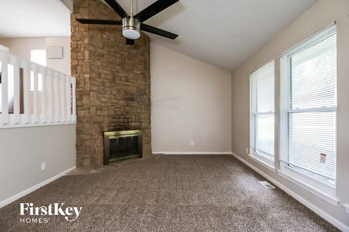 709 Cosby St - Photo 3 of 15
