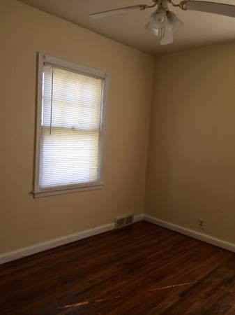 826 Englewood Ave - Photo 3 of 13