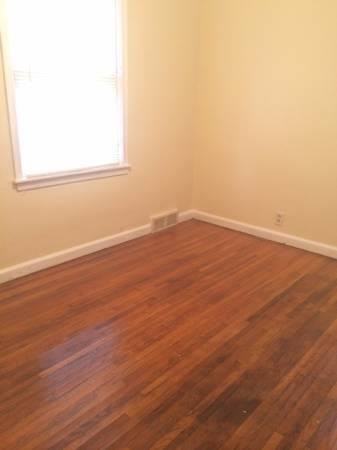 826 Englewood Ave - Photo 4 of 13