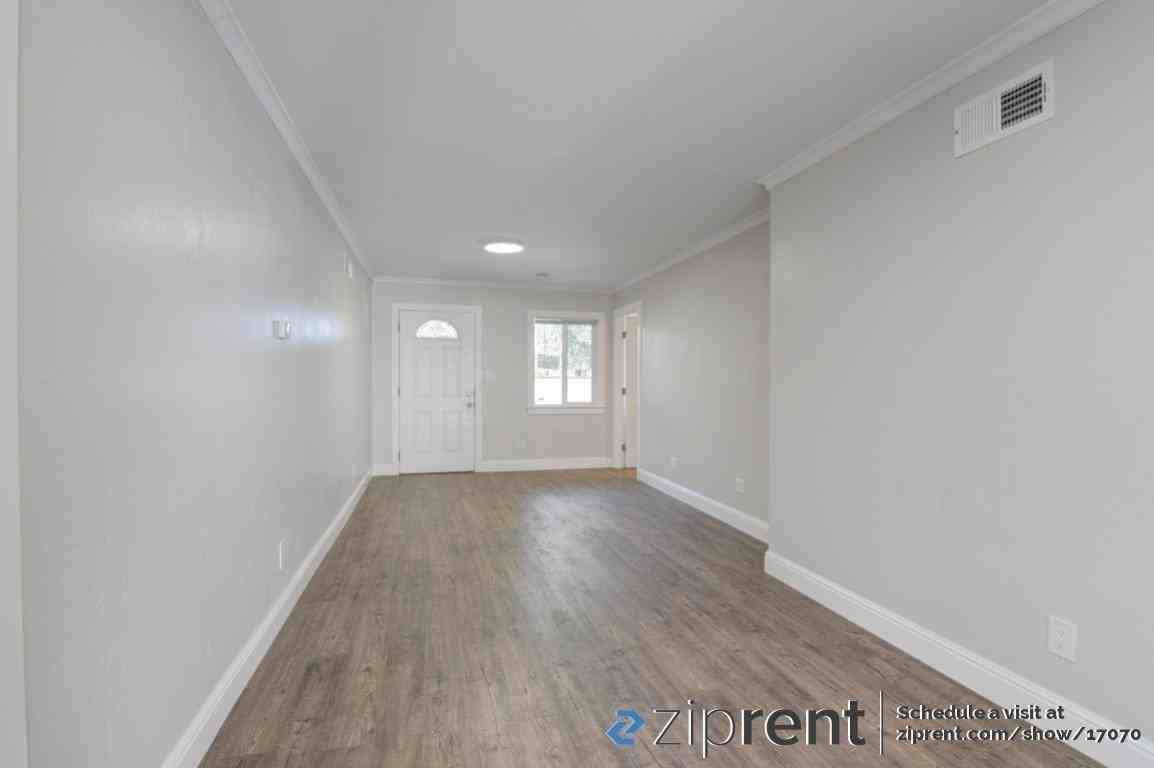 7420 Hanna St #MAIN - Photo 2 of 16