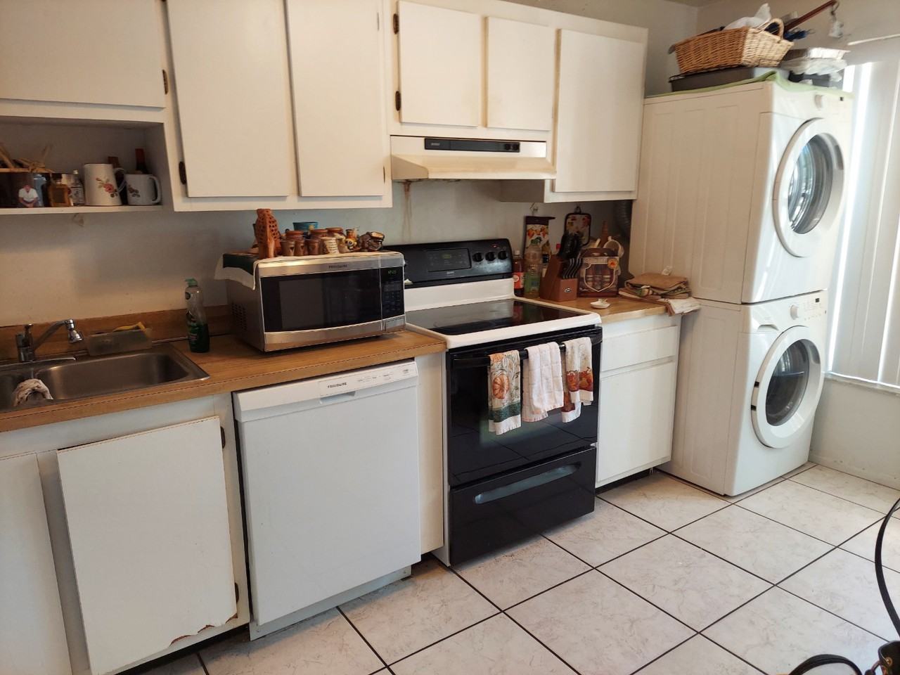 9351 Nw 14th Ct - Photo 2 of 8