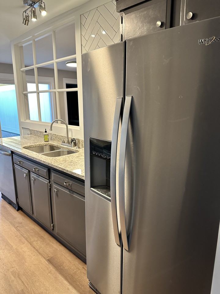 Longmeadow St #420LONGMEA - Photo 3 of 27