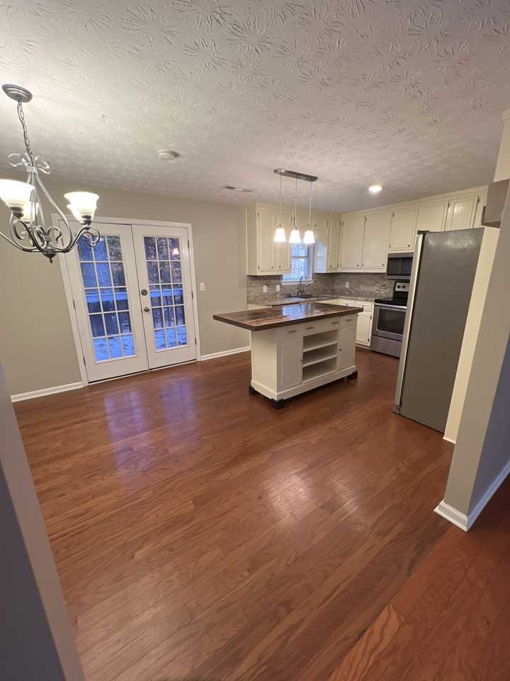 2849 Navajo Cir - Photo 3 of 16