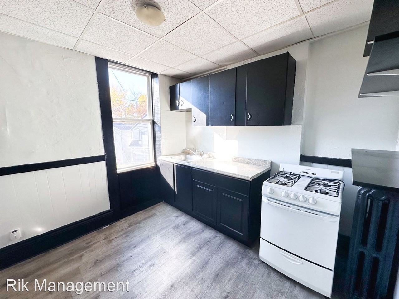 111-115 Lyell Avenue - Photo 3 of 12