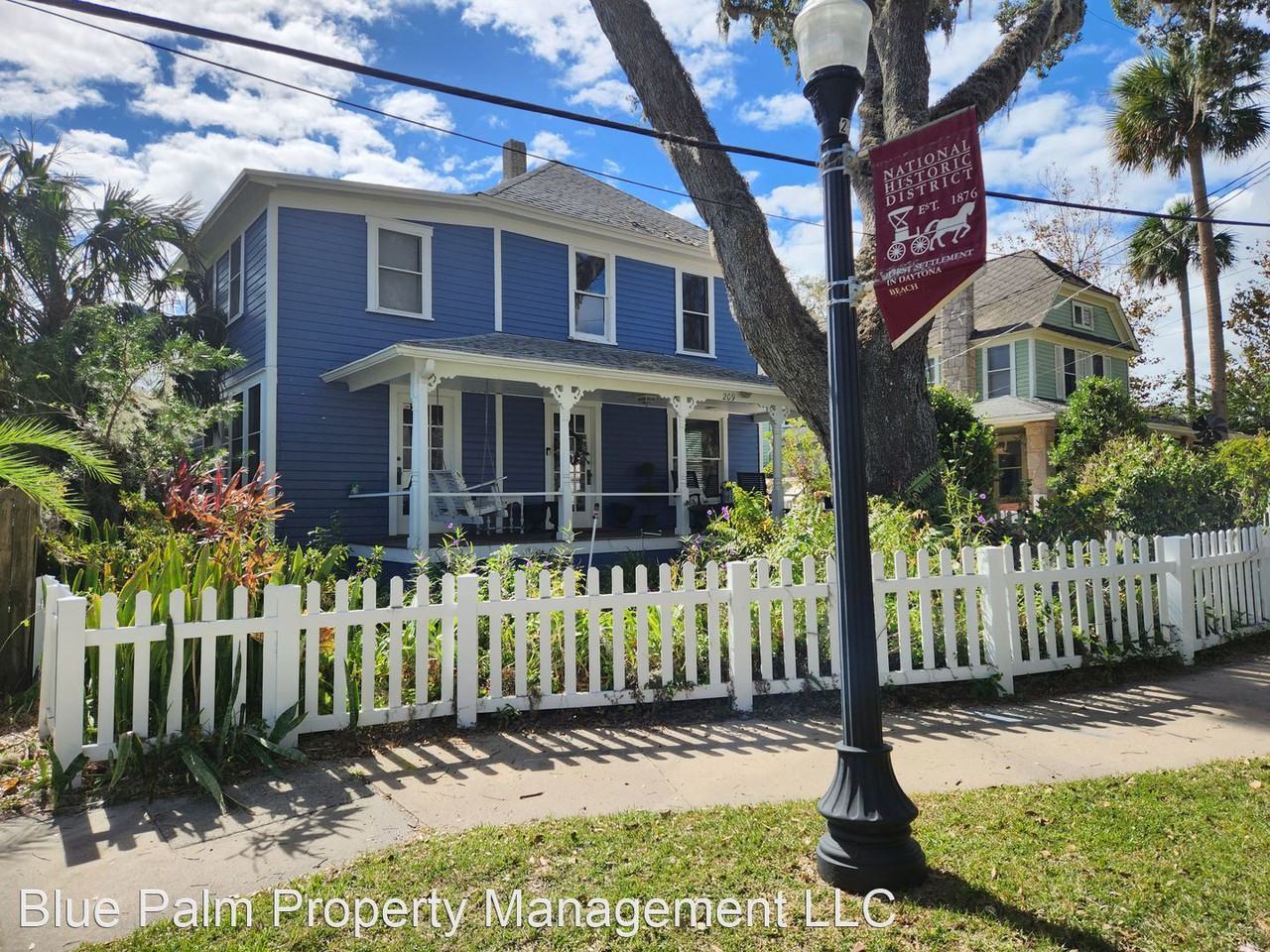 209 Cedar ST - Photo 3 of 18