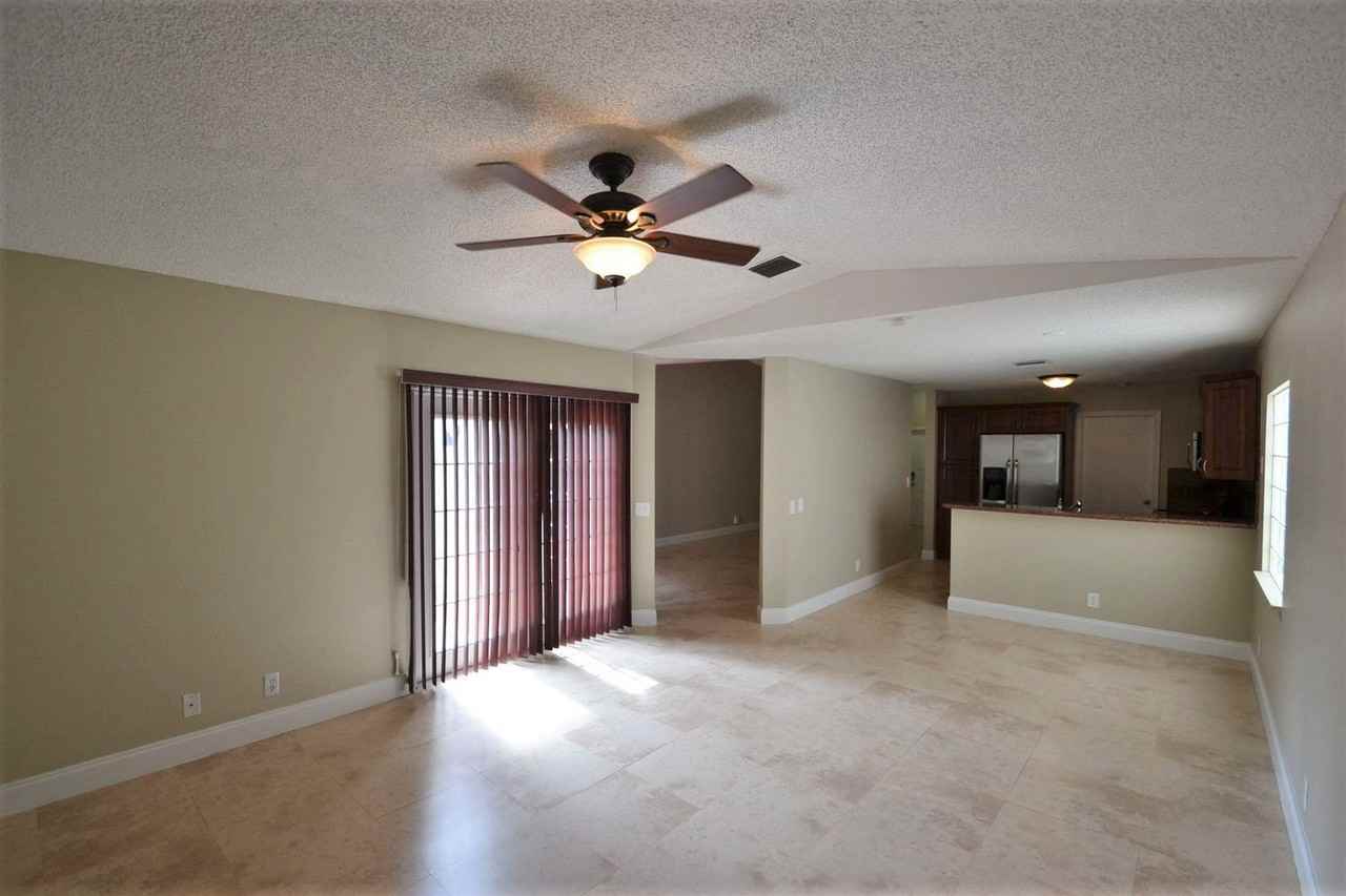1811 Sw 119th Ter - Photo 3 of 12