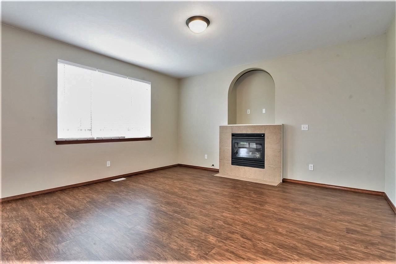 1115 Eagle Ave Sw - Photo 2 of 15