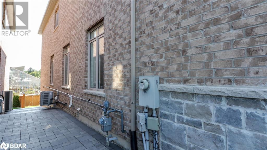 20 Cayton Crescent - Photo 3 of 10