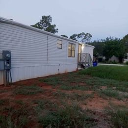 208 E Maxanna Blvd - Photo 2 of 8