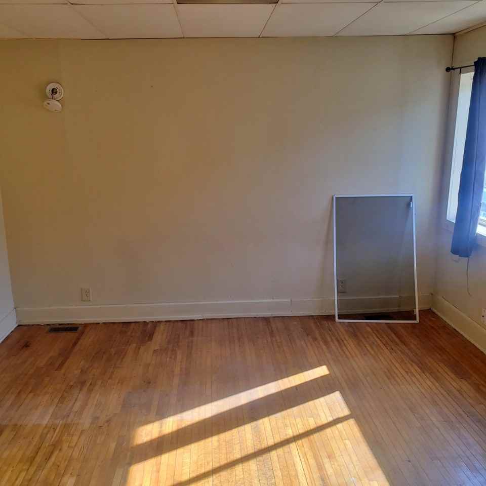 220 4th St S - Photo 3 of 4