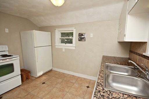 113 N Hill St - Photo 3 of 24