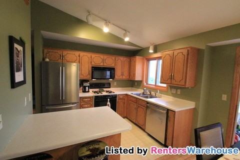 19295 Denver Ct NW - Photo 3 of 10