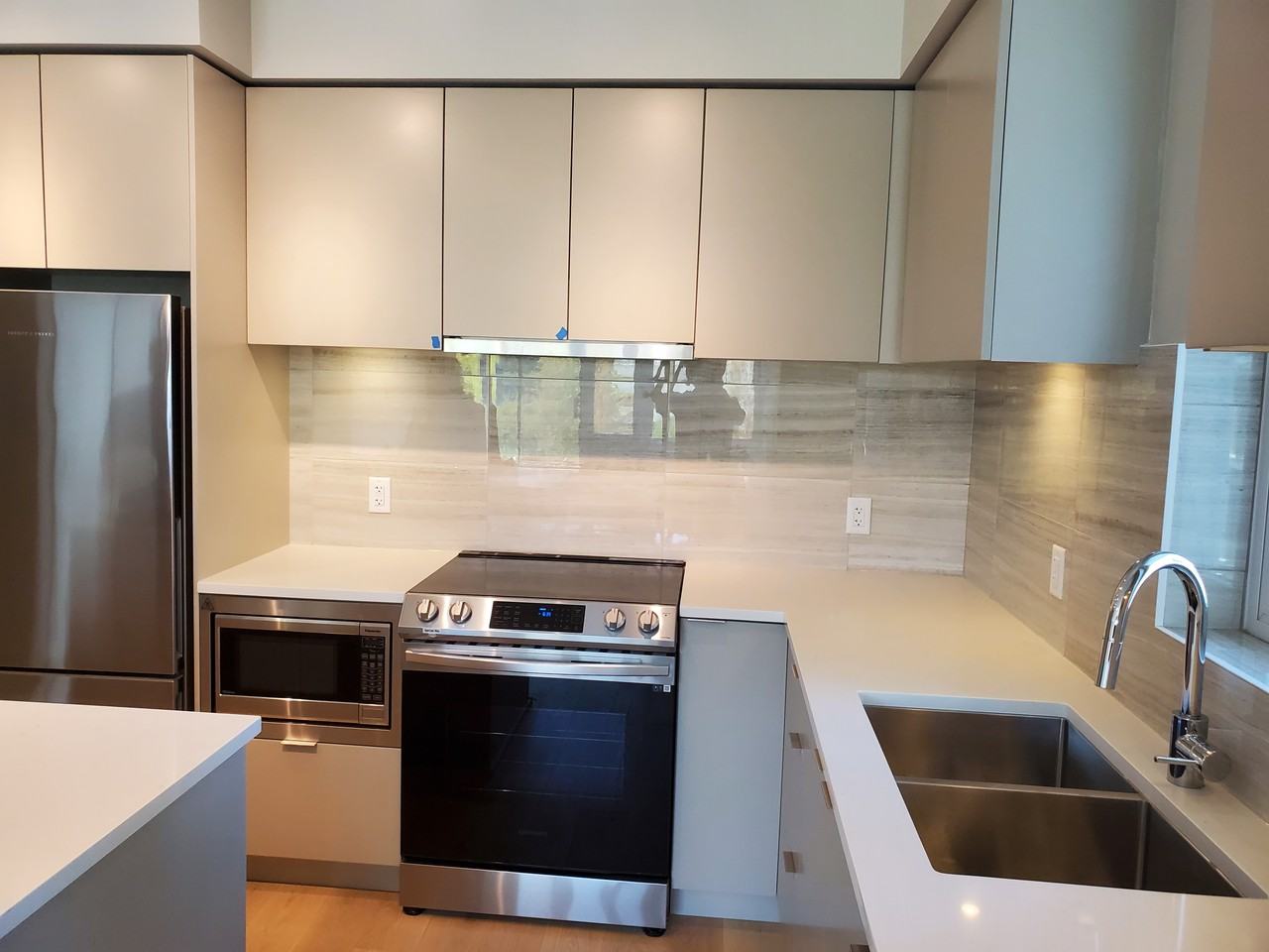 8725 University Crescent #602 - Photo 4 of 11