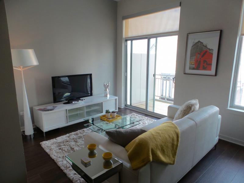 1222 W Madison St - Photo 2 of 16