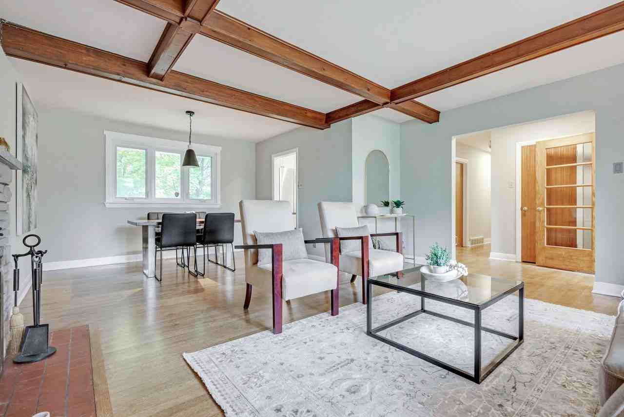 102 Lanigan Cres - Photo 3 of 10