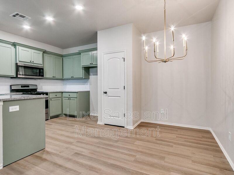 10719 Lawson Place Rd - Photo 7 of 33