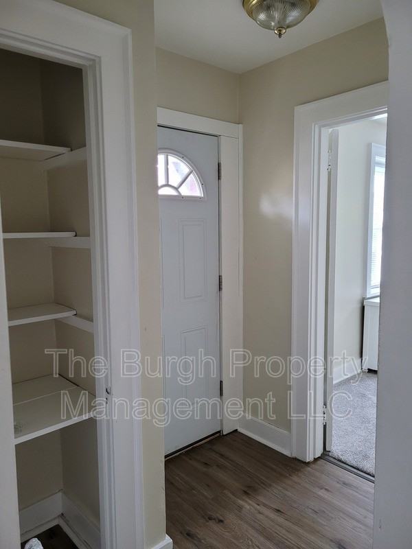 1522 Hillsdale Ave - Photo 3 of 12