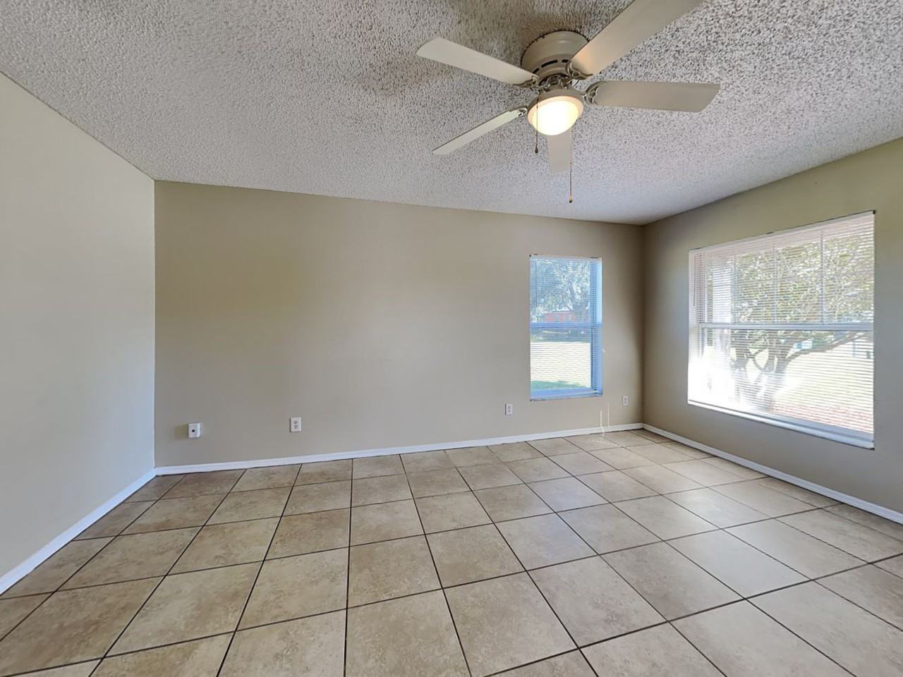 332 Boca Ciega Rd - Photo 3 of 17