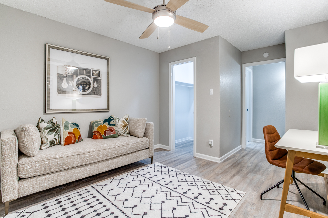 The Booker - Photo 7 of 43