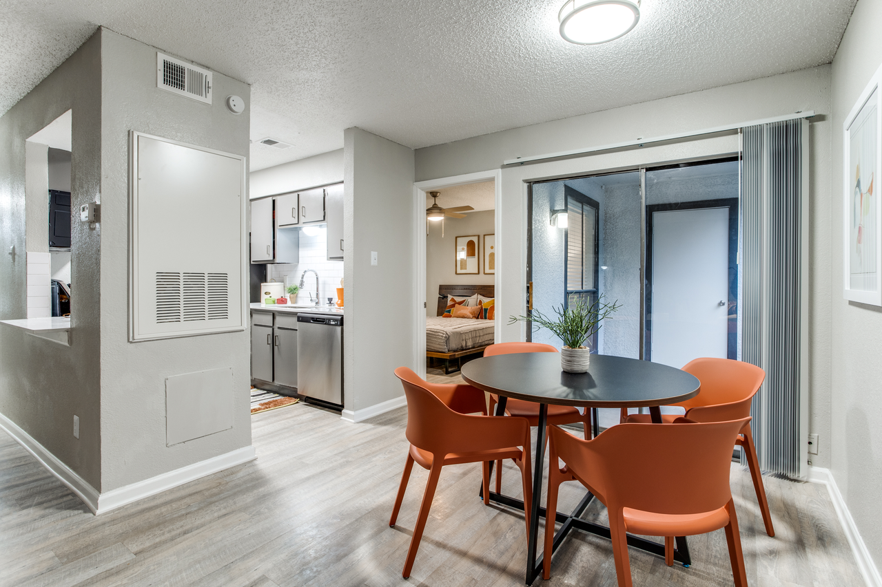 The Booker - Photo 3 of 43