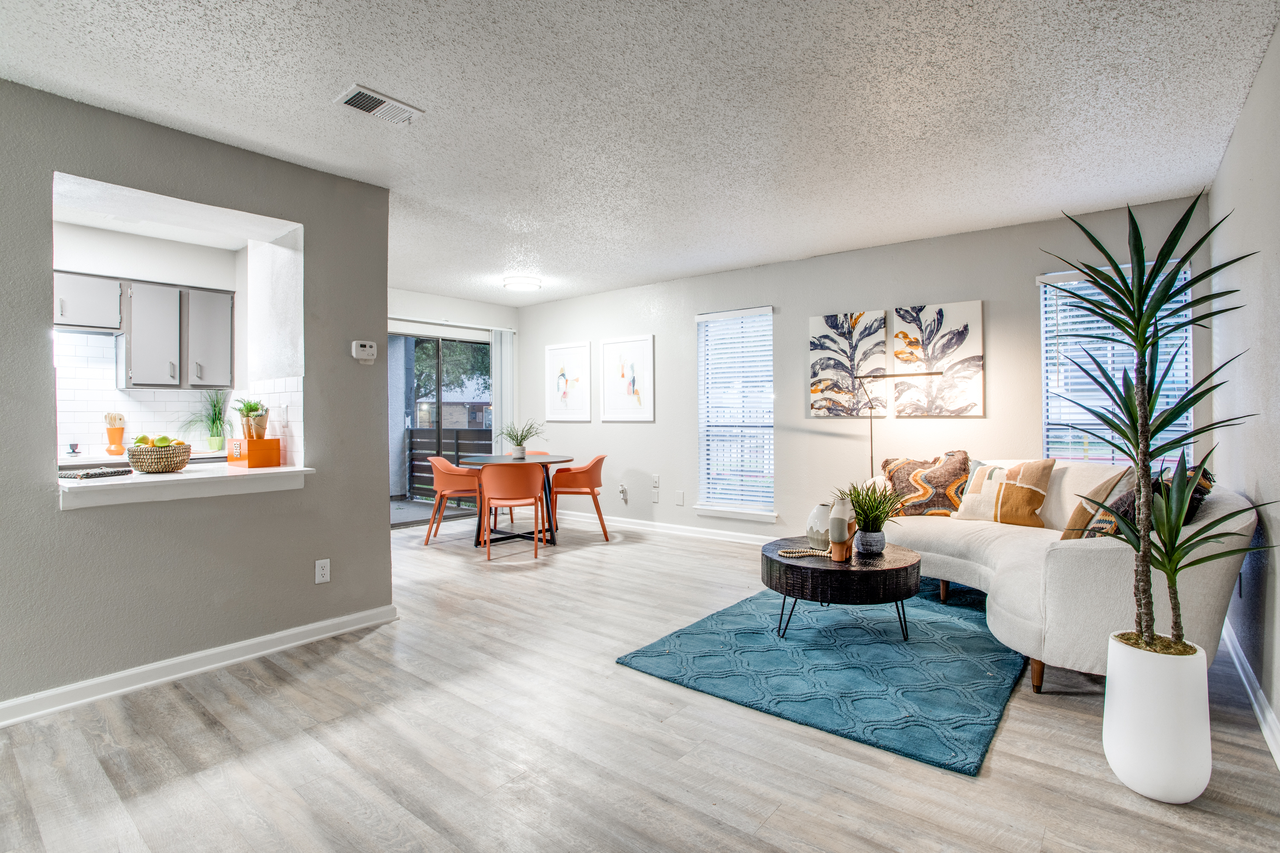 The Booker - Photo 4 of 43