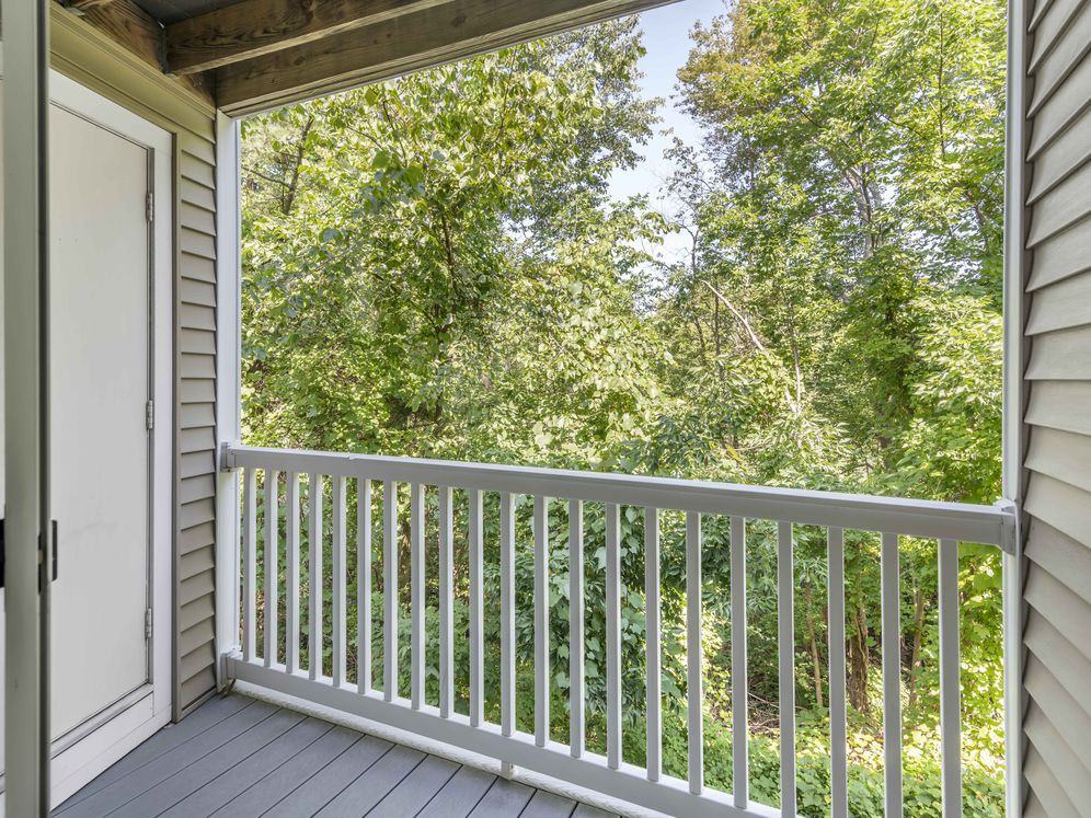 eaves Burlington - Photo 3 of 33