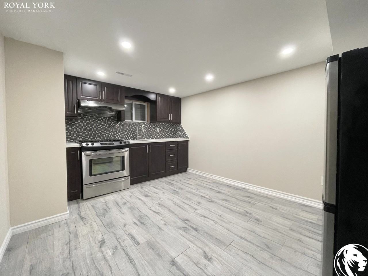 137 Merkley Sq #2 - Photo 2 of 27