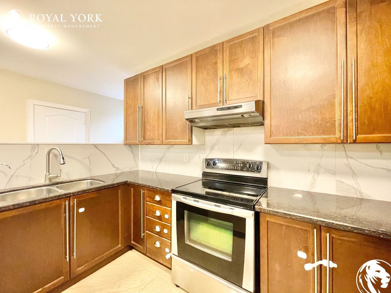 758 Sedore Ave #2 - Photo 3 of 33