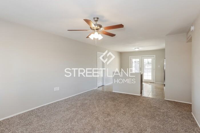 18410 N 33rd Ave - Photo 2 of 15