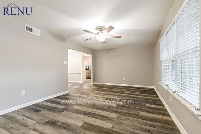 2155 Gaylord Dr - Photo 3 of 19