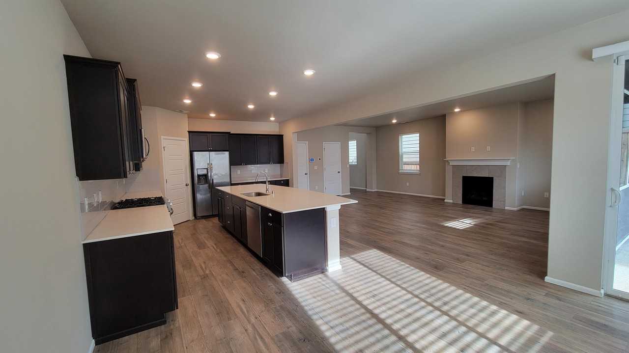 7926 34th Pl Ne #1 - Photo 4 of 25