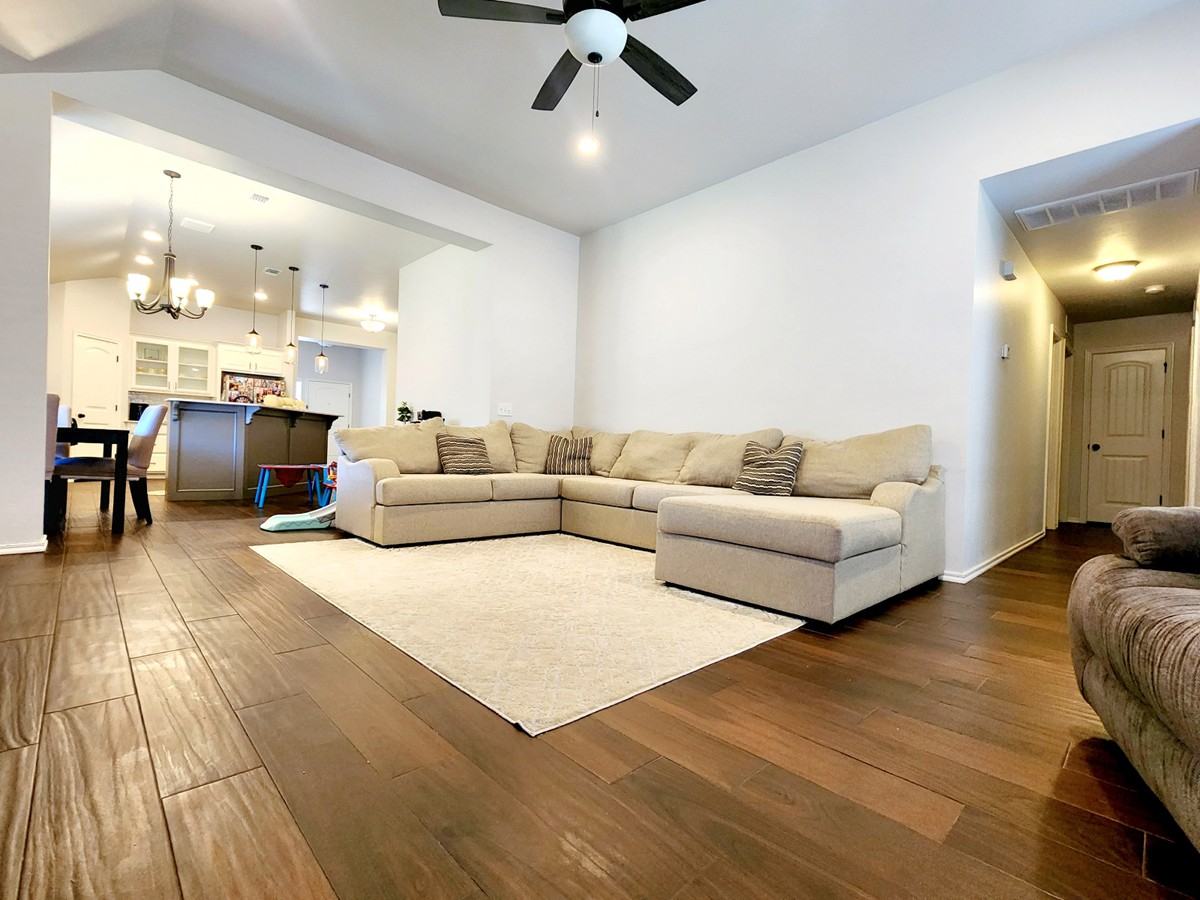 18600 Luna Dr #1 - Photo 3 of 24