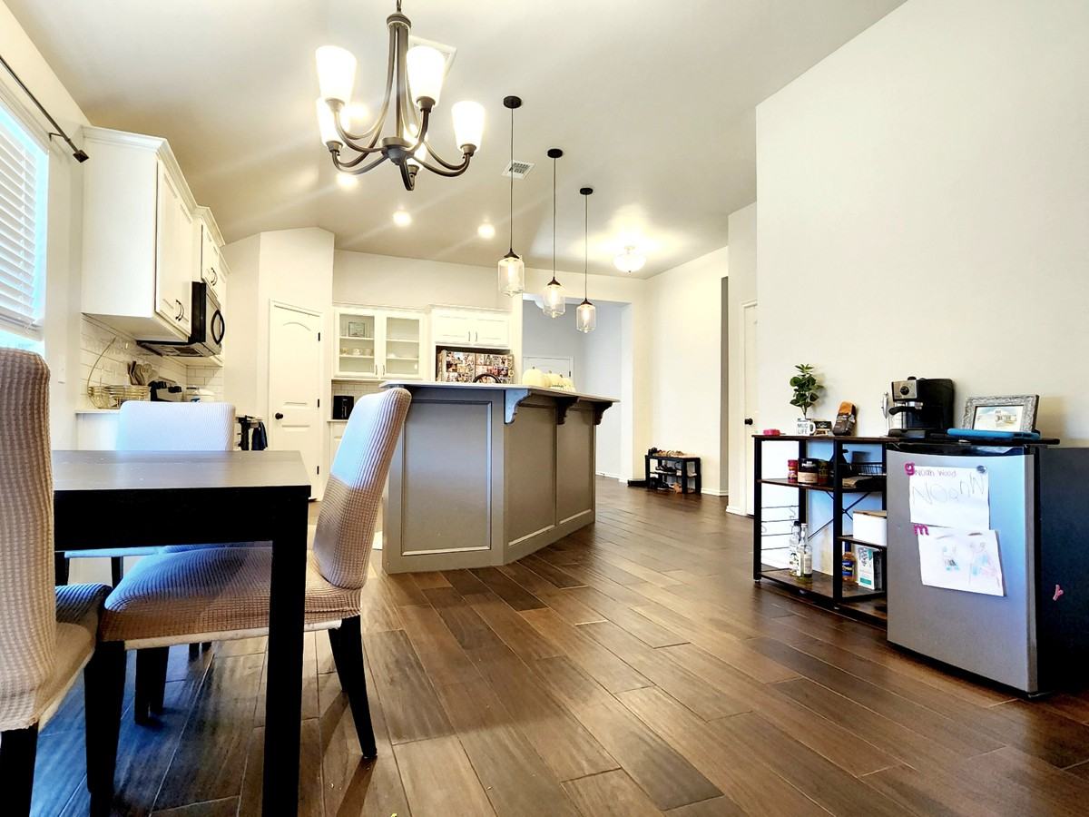 18600 Luna Dr #1 - Photo 4 of 24