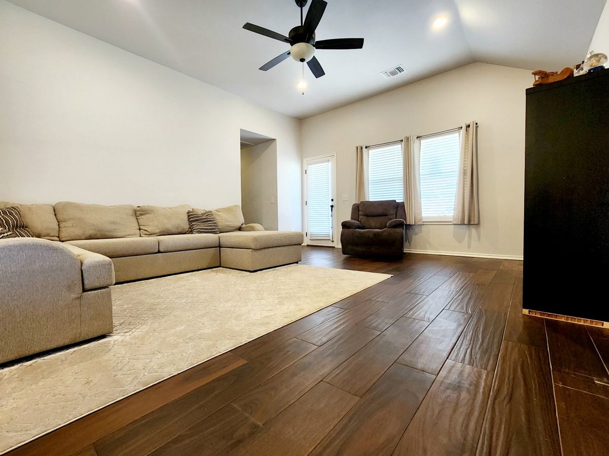 18600 Luna Dr #1 - Photo 5 of 24
